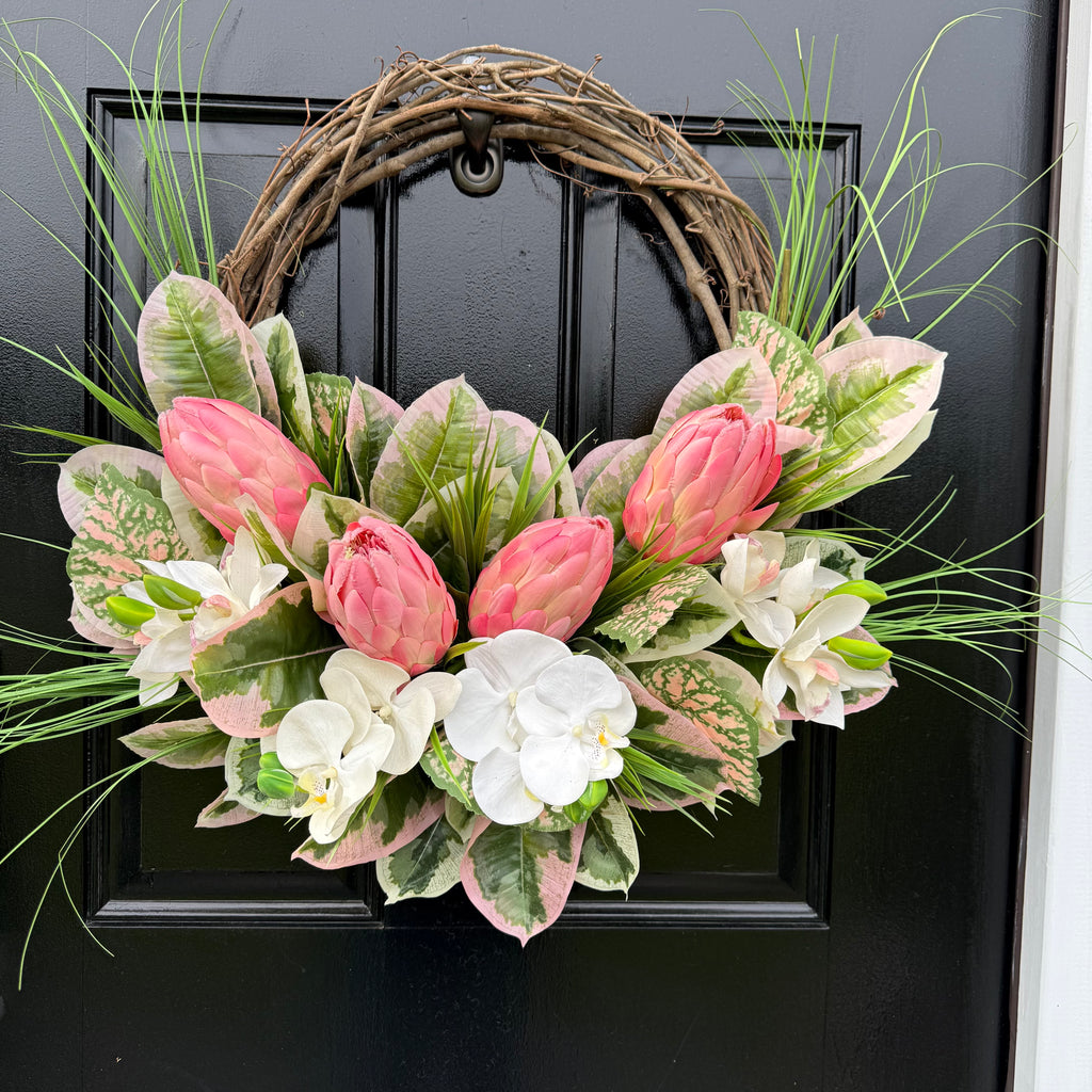 flower wreath ホワイト＆オレンジピンクのナチュラルリース King Protea and Orchid Wreath for Summer – Enchanted Vines