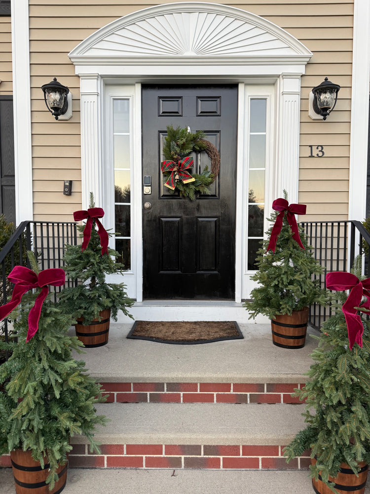 Classic Christmas Grapevine Wreath with Tartan Bow & Golden Bells – Rustic Holiday Winter Door Decor